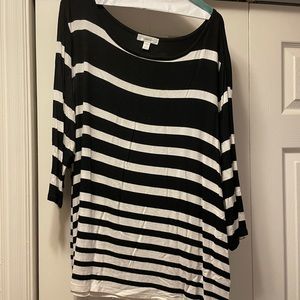 Black & white cotton top with 3/4 sleeves